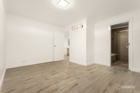 Property photo of 2 Excalibur Avenue Glen Waverley VIC 3150