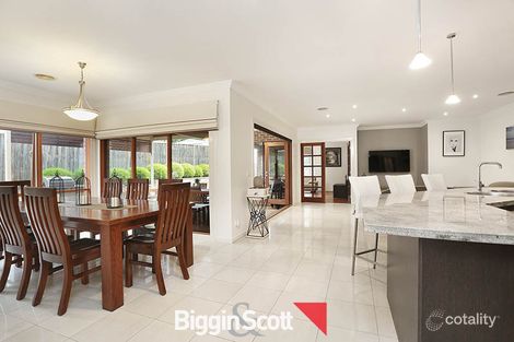 Property photo of 2 Hobart Avenue Berwick VIC 3806