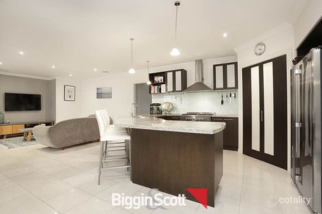 Property photo of 2 Hobart Avenue Berwick VIC 3806