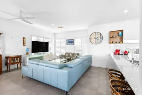 Property photo of 12 Reef Court Birtinya QLD 4575