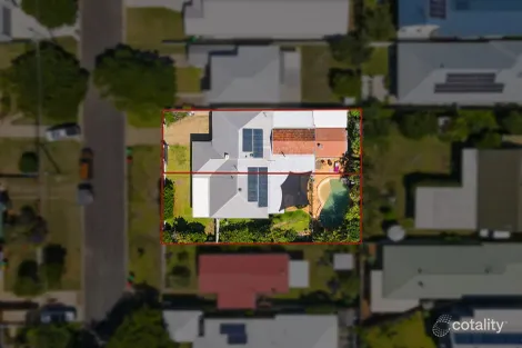 8 Garnet St, Scarborough, QLD 4020