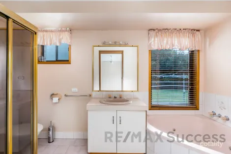 Property photo of 6 Blue Gum Drive Highfields QLD 4352