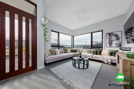 Property photo of 9 Ayliffe Street Googong NSW 2620
