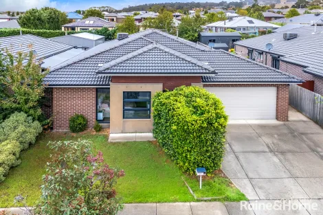 Property photo of 17 Coop Drive Gisborne VIC 3437