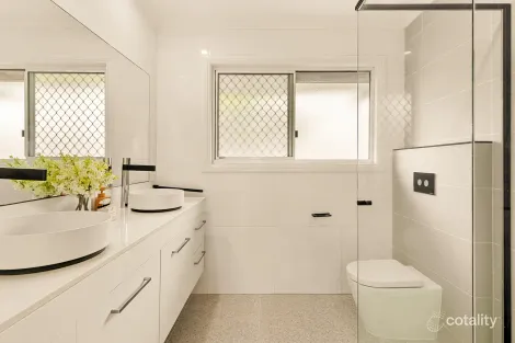 Property photo of 1 Da Vinci Court Mackenzie QLD 4156