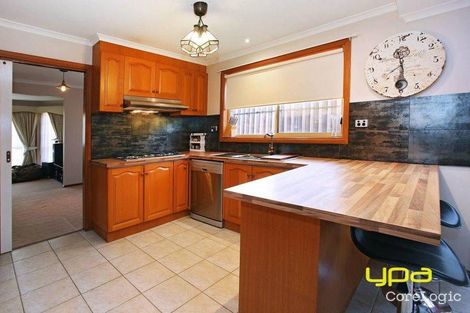 Property photo of 18 Penshurst Court Hillside VIC 3037