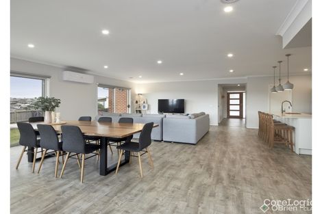 Property photo of 25 Jackson Drive Drouin VIC 3818