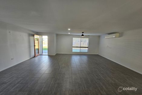 Property photo of 58 Pharlap Parade Branyan QLD 4670