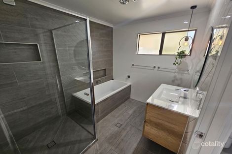 Property photo of 58 Pharlap Parade Branyan QLD 4670