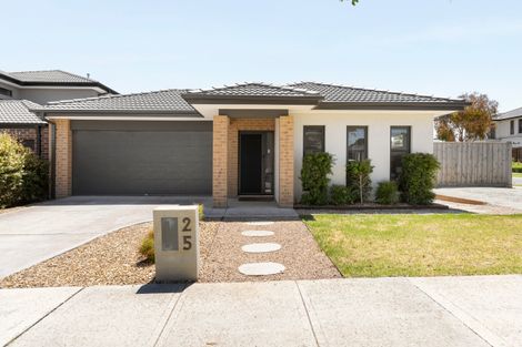 25 Lucknow Dr, Beveridge, VIC 3753