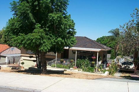 16 Heylmore Rd, Medina, WA 6167