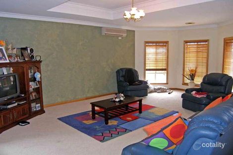 Property photo of 82 Avebury Drive Berwick VIC 3806