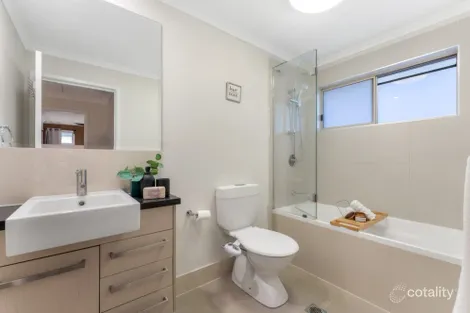 Property photo of 2/60 Lakefield Place Runcorn QLD 4113