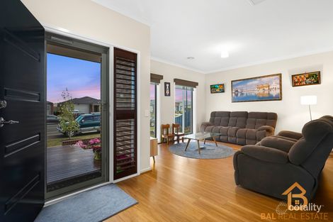 Property photo of 40 Toolern Waters Drive Weir Views VIC 3338