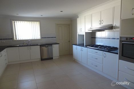 Property photo of 77 Ilumba Way Kelso NSW 2795