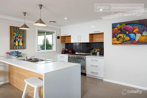 Property photo of 7 Park Place Lloyd NSW 2650