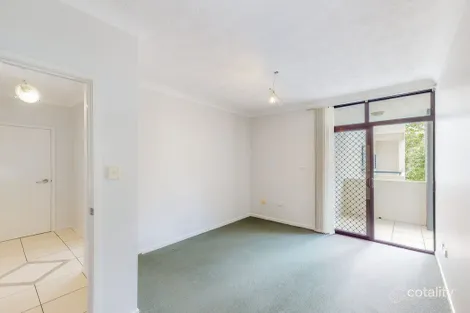 Property photo of 2/33 Humpybong Esplanade Redcliffe QLD 4020