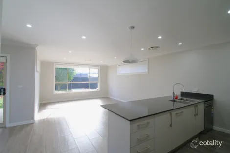 Property photo of 1/26 Telopea Way Orange NSW 2800