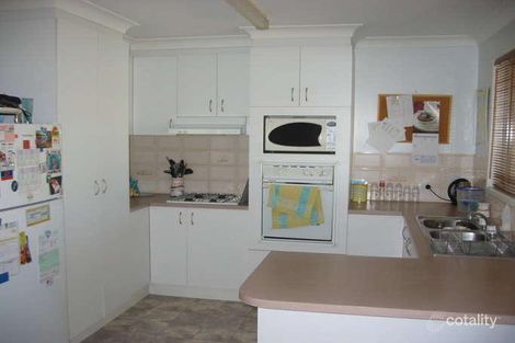 Property photo of 16 Honeysuckle Drive Glenvale QLD 4350