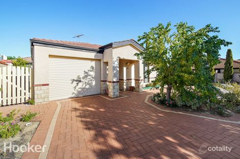4d Ball Pl, Queens Park, WA 6107