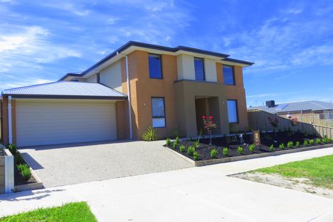 Property photo of 24 Wimmera Crescent Wollert VIC 3750