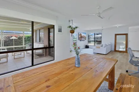 Property photo of 10 Mokera Street Coral Cove QLD 4670