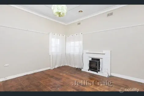 9 Monmouth St, Newport, VIC 3015