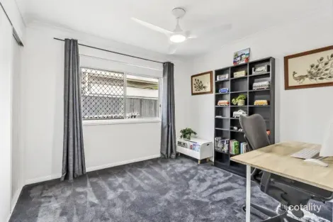 Property photo of 2 Yaraan Crescent Beachmere QLD 4510