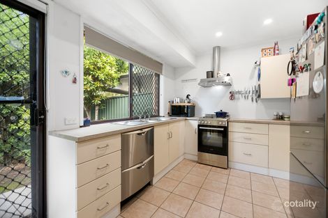 Property photo of 2/10 Morinda Way Labrador QLD 4215