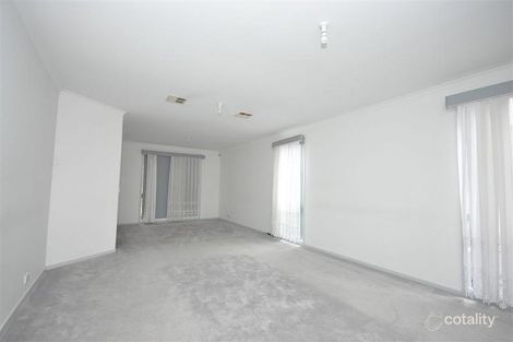 Property photo of 16 Solander Court Roxburgh Park VIC 3064