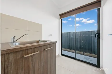 Property photo of 22 Mantis Circuit Tarneit VIC 3029