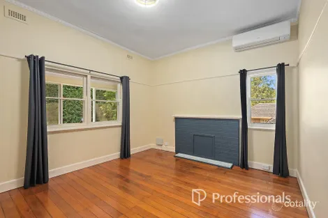 Property photo of 10 Monbulk Road Mount Evelyn VIC 3796