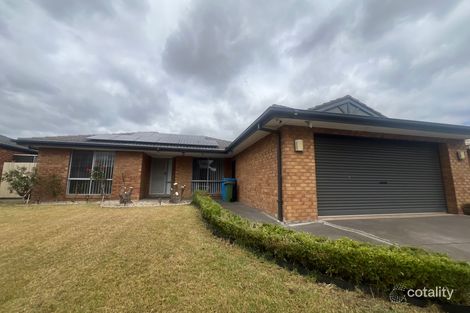 Property photo of 5 Armoy Close Cranbourne East VIC 3977