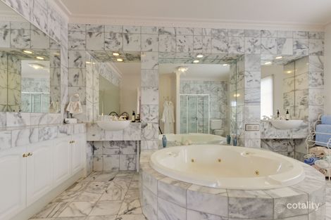 Property photo of 73 Stormbird Drive Kalimna VIC 3909