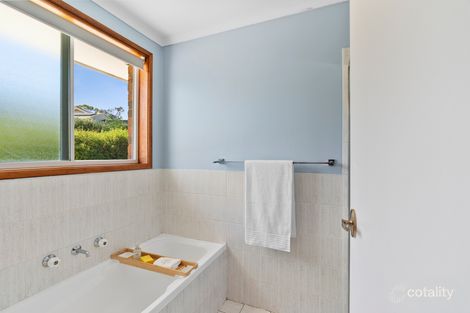 Property photo of 113 Brudenell Drive Jerrabomberra NSW 2619