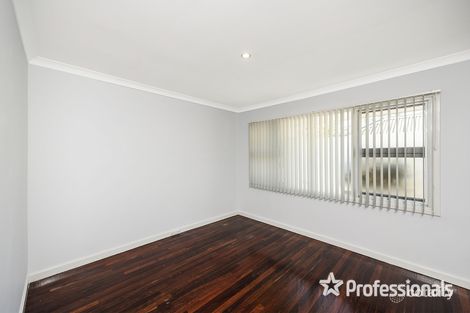 Property photo of 33 Wardlow Way Balga WA 6061