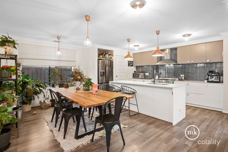 Property photo of 32 Windermere Parade Doreen VIC 3754