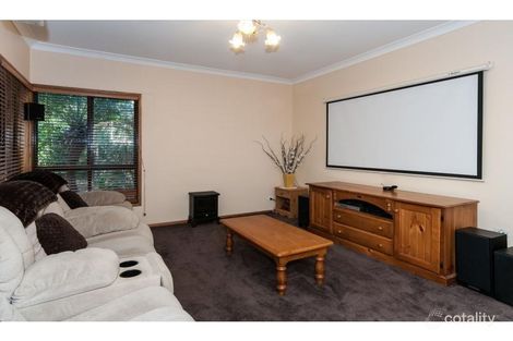Property photo of 35 Belmore Court Pine Mountain QLD 4306