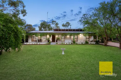 Property photo of 21 Somerset Court Bannockburn VIC 3331