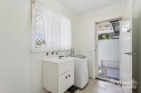 Property photo of 16A Tendring Way Girrawheen WA 6064