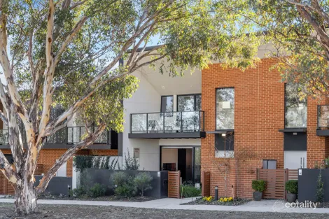 Property photo of 27/1 Rowland Rees Crescent Greenway ACT 2900