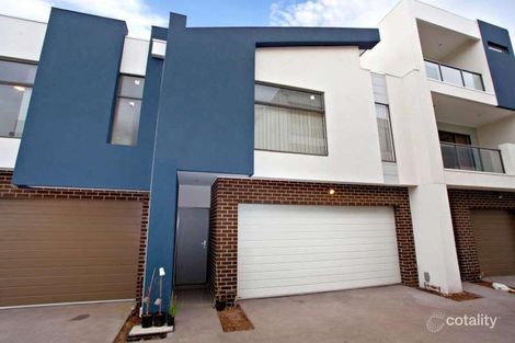 2/79 Lancefield Dr, Caroline Springs, VIC 3023