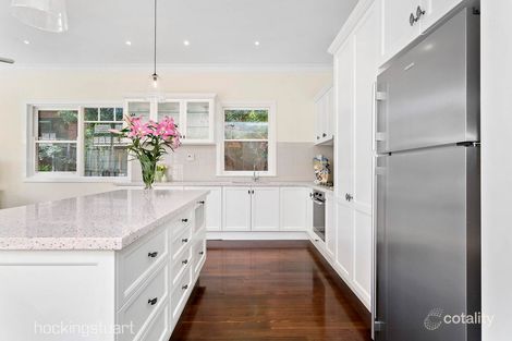 Property photo of 9 Rostrevor Parade Mont Albert VIC 3127
