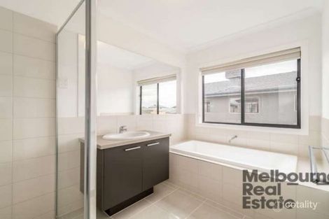 Property photo of 39 Newport Avenue Williams Landing VIC 3027