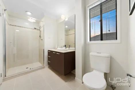 Property photo of 44 Vaucluse Boulevard Point Cook VIC 3030