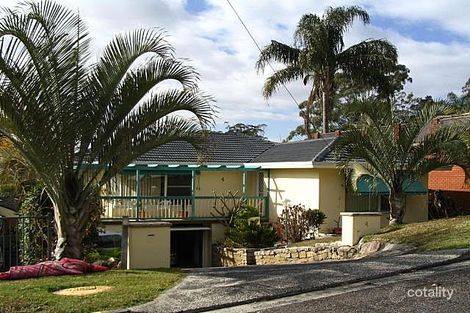 4 Lorraine Ave, Point Clare, NSW 2250