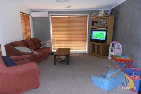 Property photo of 28 Khalil Avenue Dandenong North VIC 3175