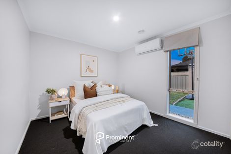 Property photo of 10 Barnby Grove Cranbourne East VIC 3977