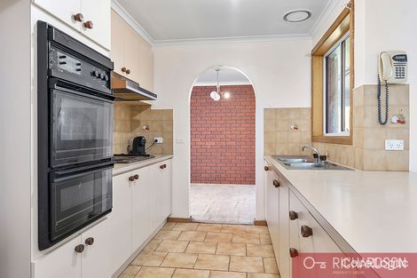 Property photo of 8 Hotham Crescent Hoppers Crossing VIC 3029