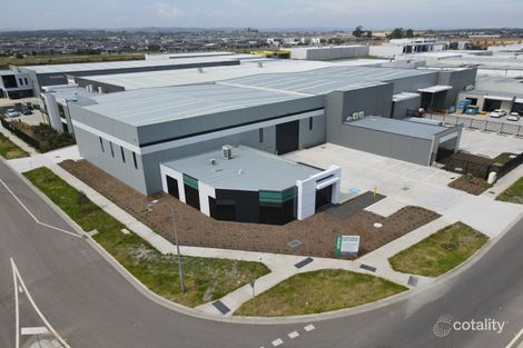 32 Hamersley Dr, Clyde North, VIC 3978